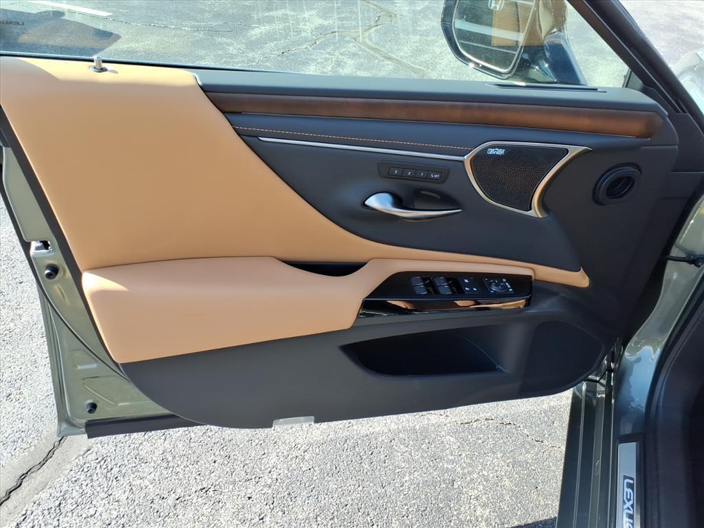 new 2025 Lexus ES 350 car, priced at $56,275