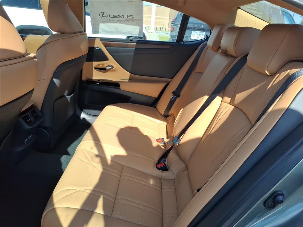 new 2025 Lexus ES 350 car, priced at $56,275