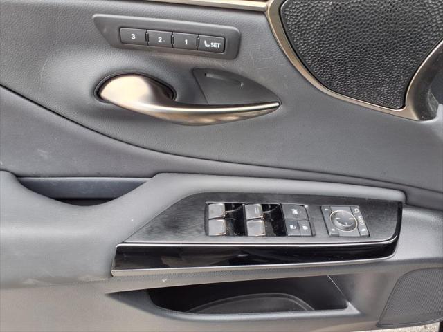used 2024 Lexus ES 300h car, priced at $52,099