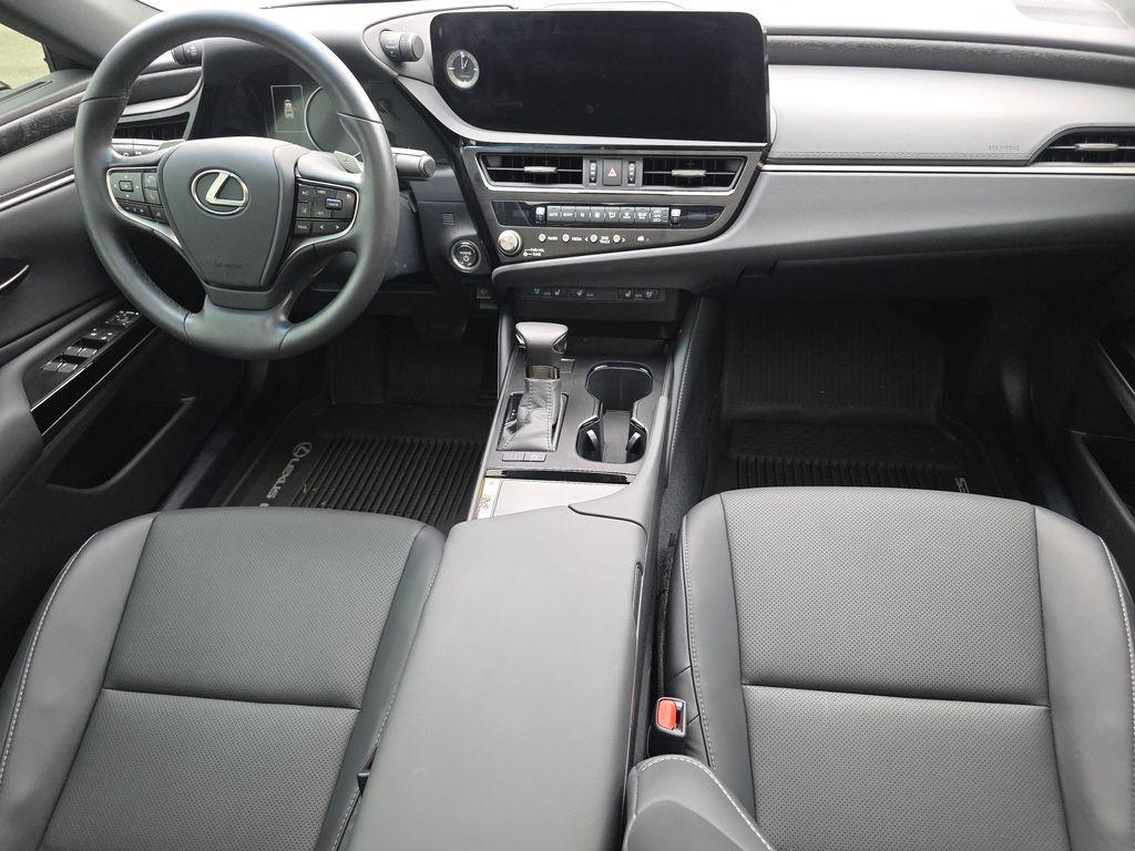 used 2025 Lexus ES 300h car, priced at $41,900