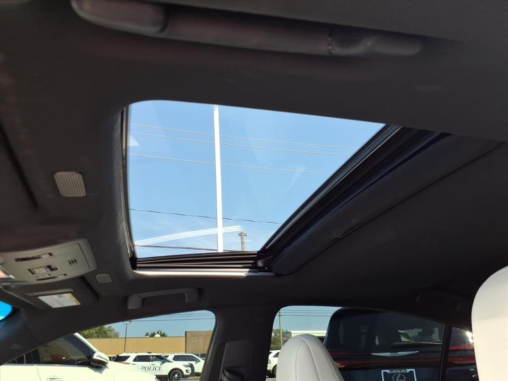 used 2025 Lexus ES 350 car, priced at $44,500