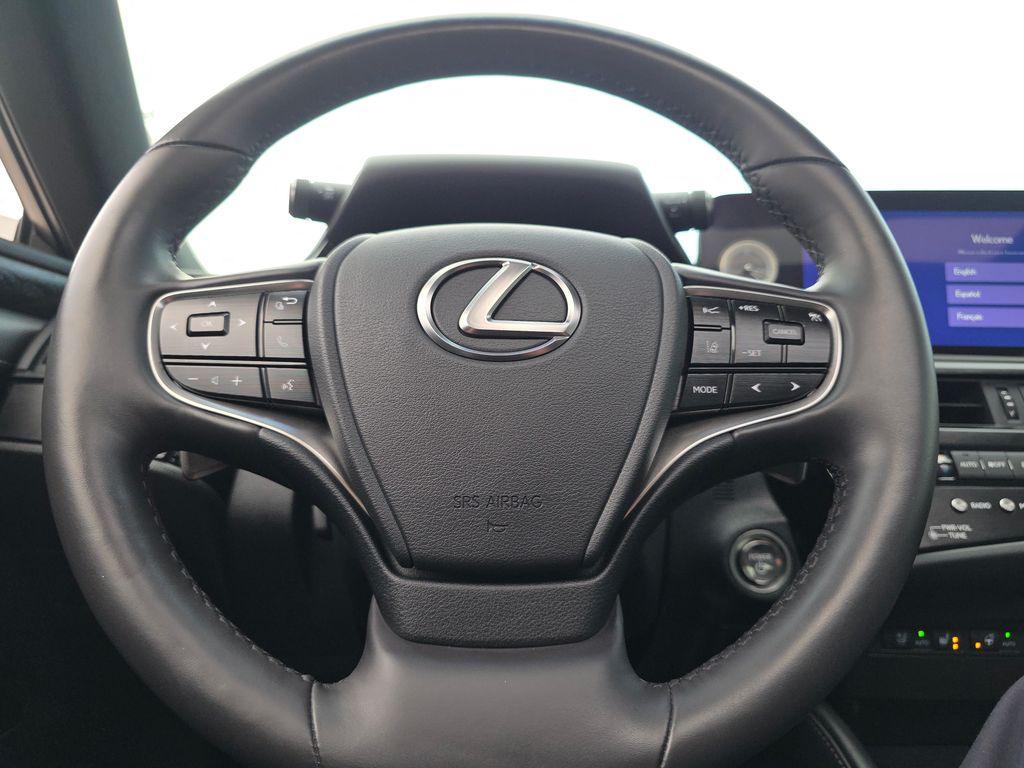 used 2023 Lexus ES 300h car, priced at $34,000