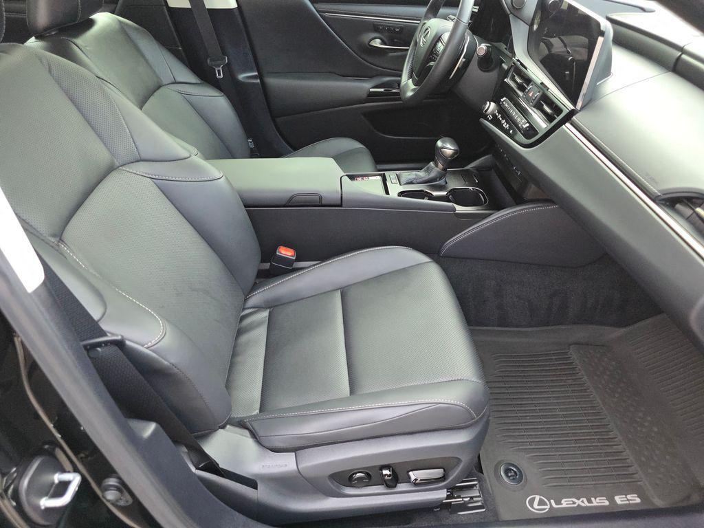 used 2023 Lexus ES 300h car, priced at $34,000