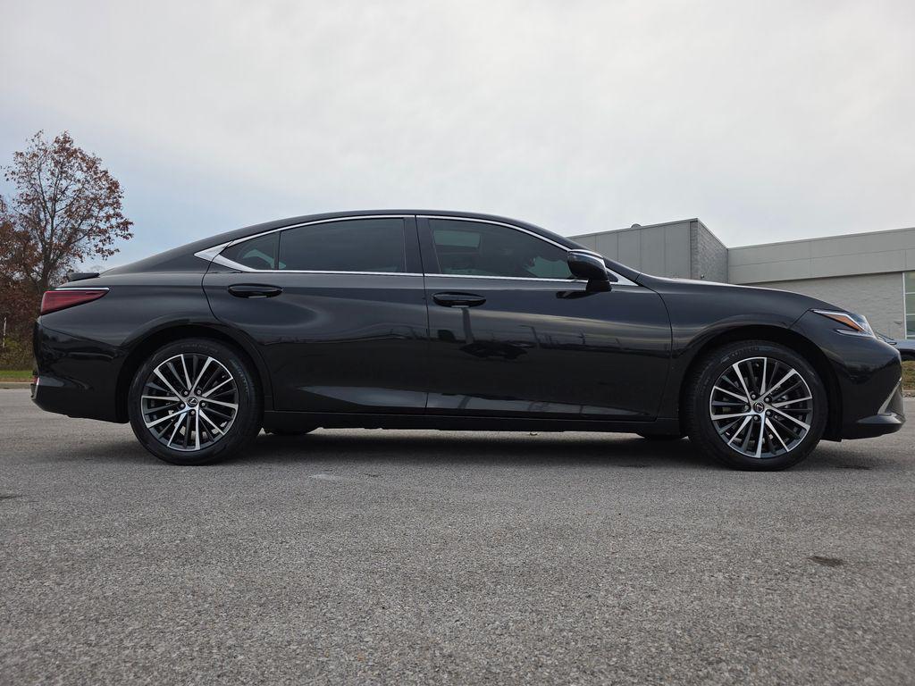 used 2023 Lexus ES 300h car, priced at $34,000