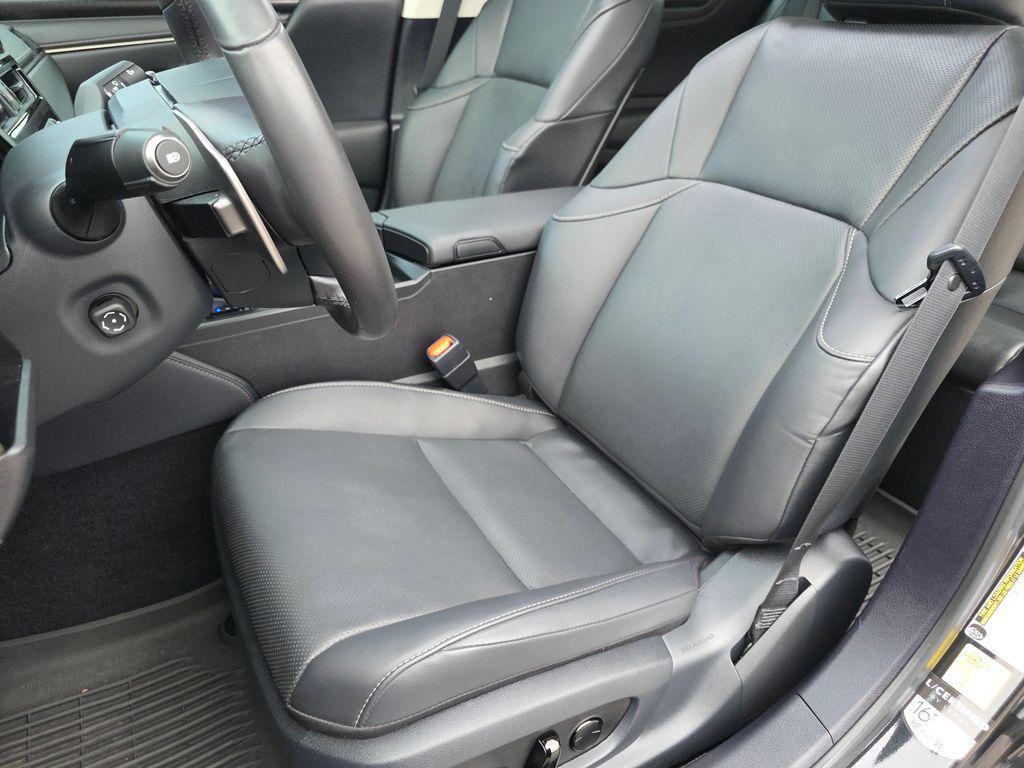used 2023 Lexus ES 300h car, priced at $34,000