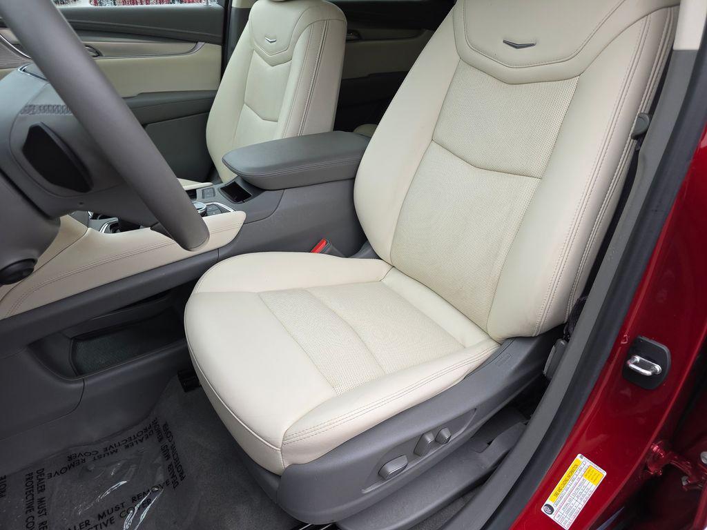 used 2021 Cadillac XT5 car, priced at $25,600