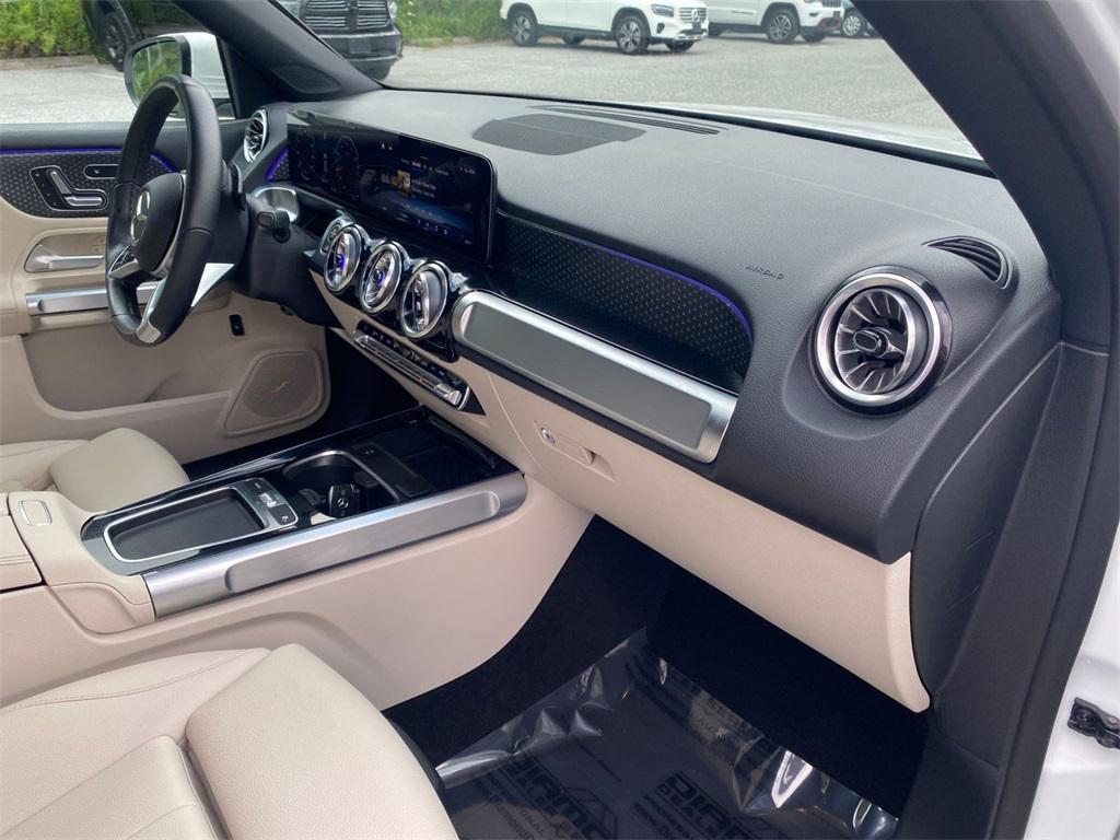 used 2025 Mercedes-Benz GLB 250 car, priced at $39,000