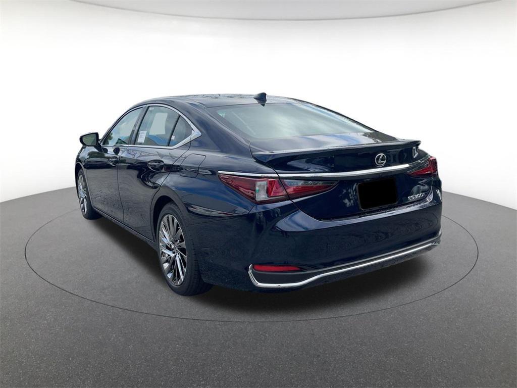 new 2025 Lexus ES 300h car, priced at $51,529