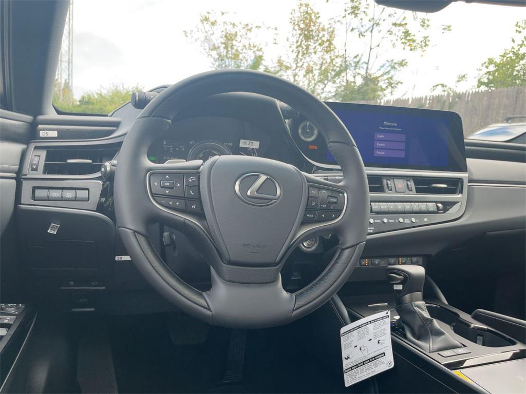 new 2025 Lexus ES 300h car, priced at $51,529