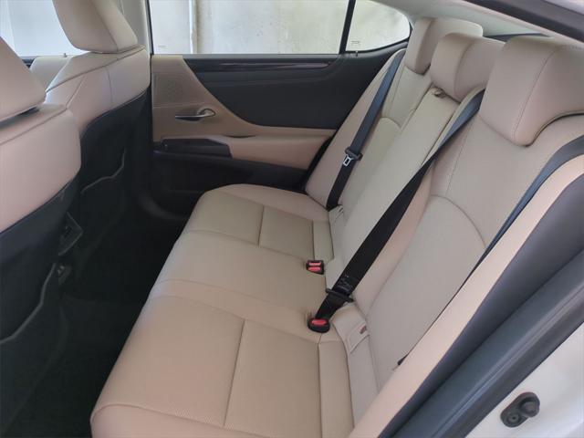used 2019 Lexus ES 300h car, priced at $27,000