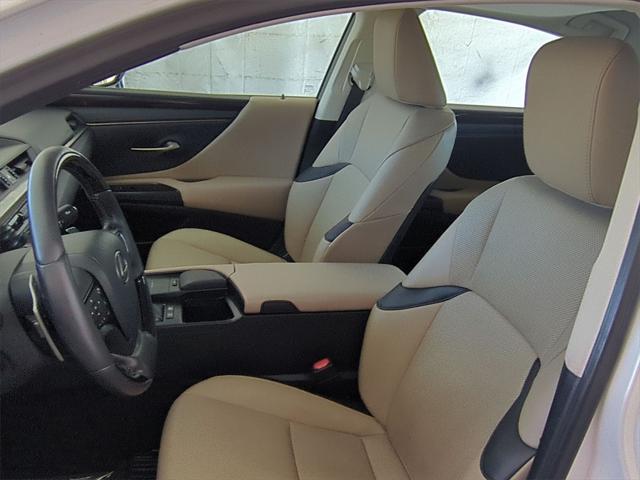 used 2019 Lexus ES 300h car, priced at $27,000
