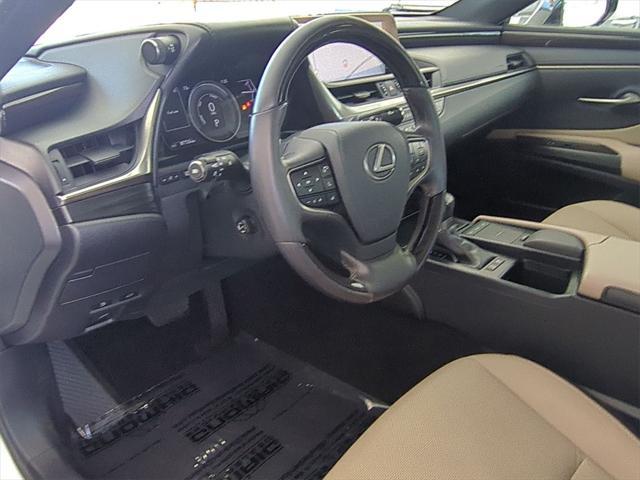 used 2019 Lexus ES 300h car, priced at $27,000
