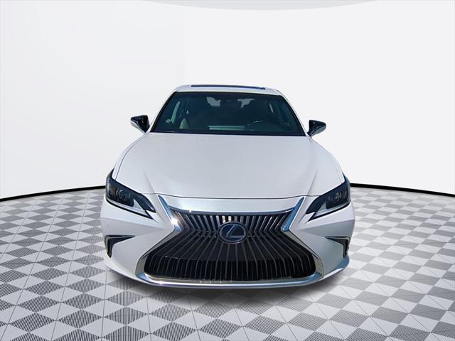 used 2019 Lexus ES 300h car, priced at $27,000