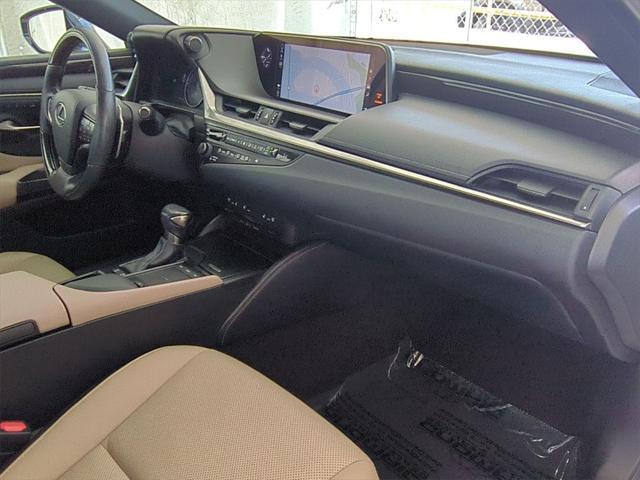 used 2019 Lexus ES 300h car, priced at $27,000