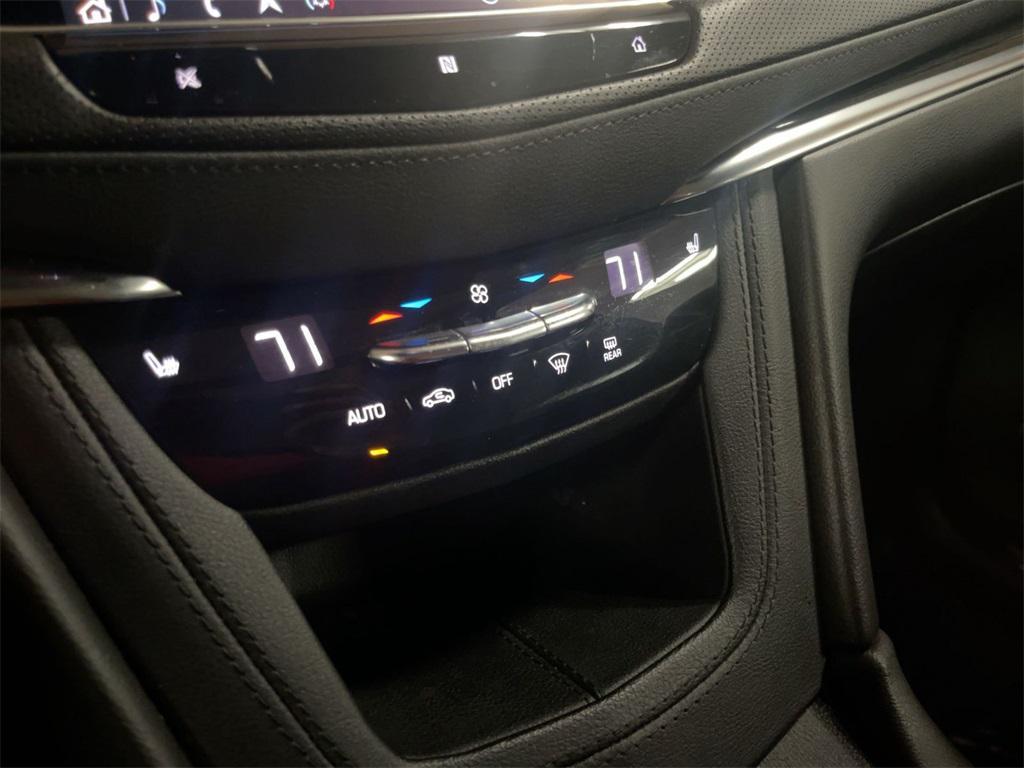 used 2020 Cadillac XT5 car, priced at $25,372