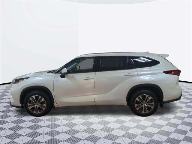 used 2021 Toyota Highlander car, priced at $35,000