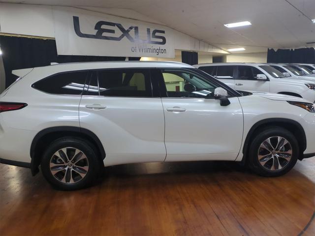 used 2021 Toyota Highlander car, priced at $35,000