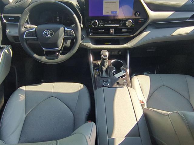 used 2023 Toyota Highlander car, priced at $43,000