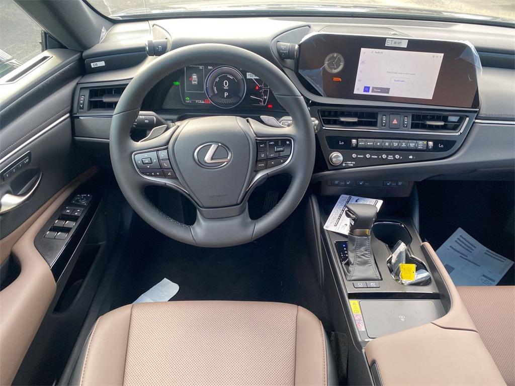 new 2025 Lexus ES 300h car, priced at $47,769