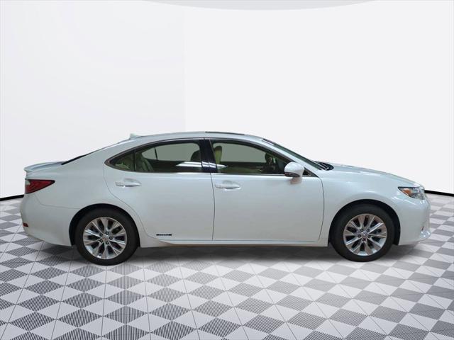 used 2013 Lexus ES 300h car, priced at $13,000