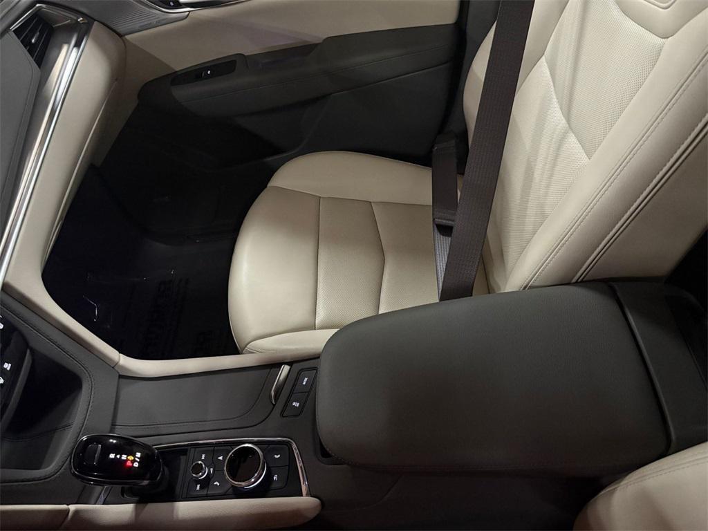 used 2024 Cadillac XT5 car, priced at $44,000