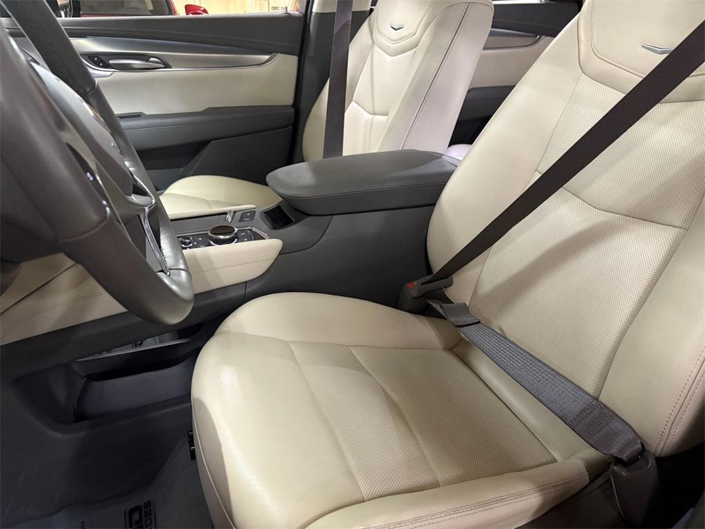 used 2024 Cadillac XT5 car, priced at $44,000