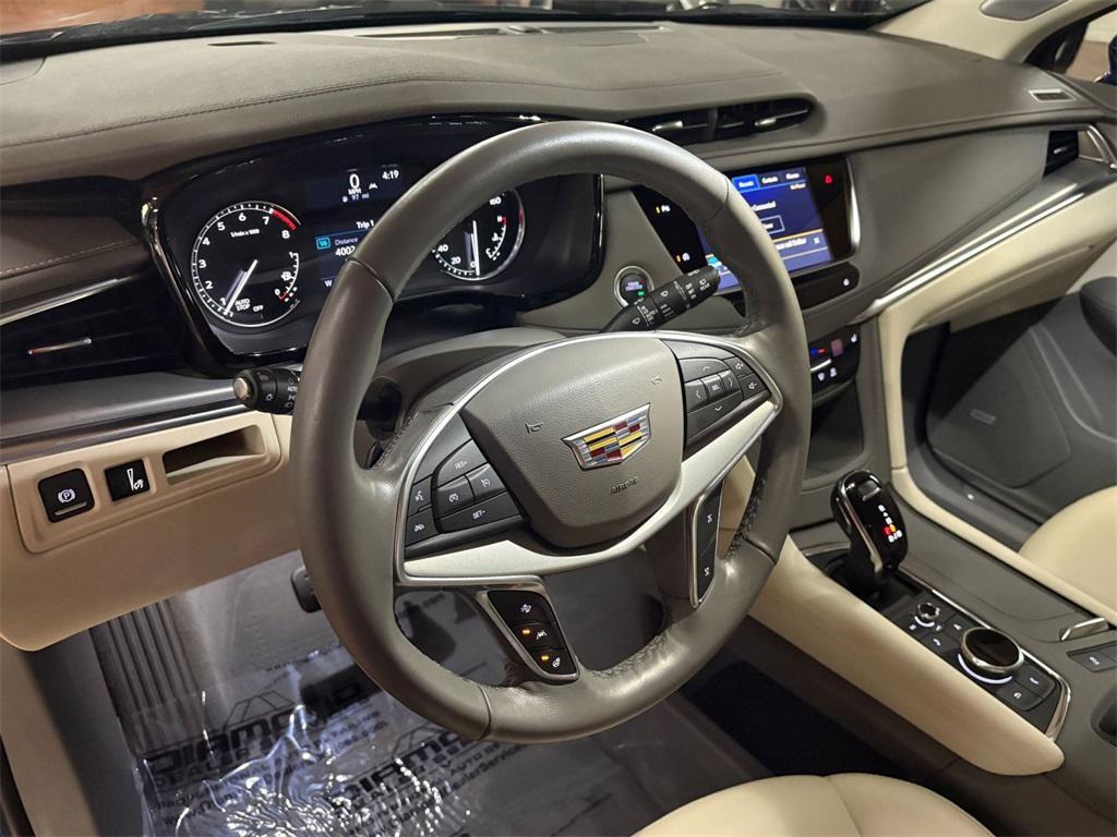 used 2024 Cadillac XT5 car, priced at $44,000