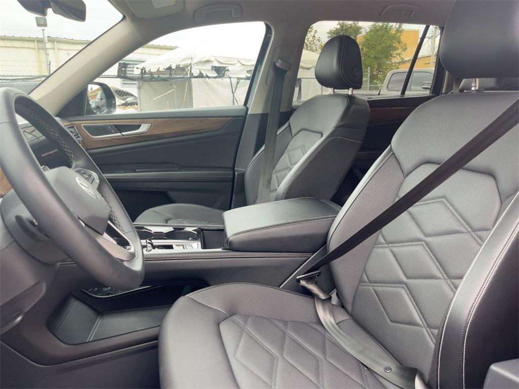 used 2024 Volkswagen Atlas car, priced at $29,900
