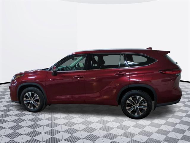 used 2022 Toyota Highlander car, priced at $37,000