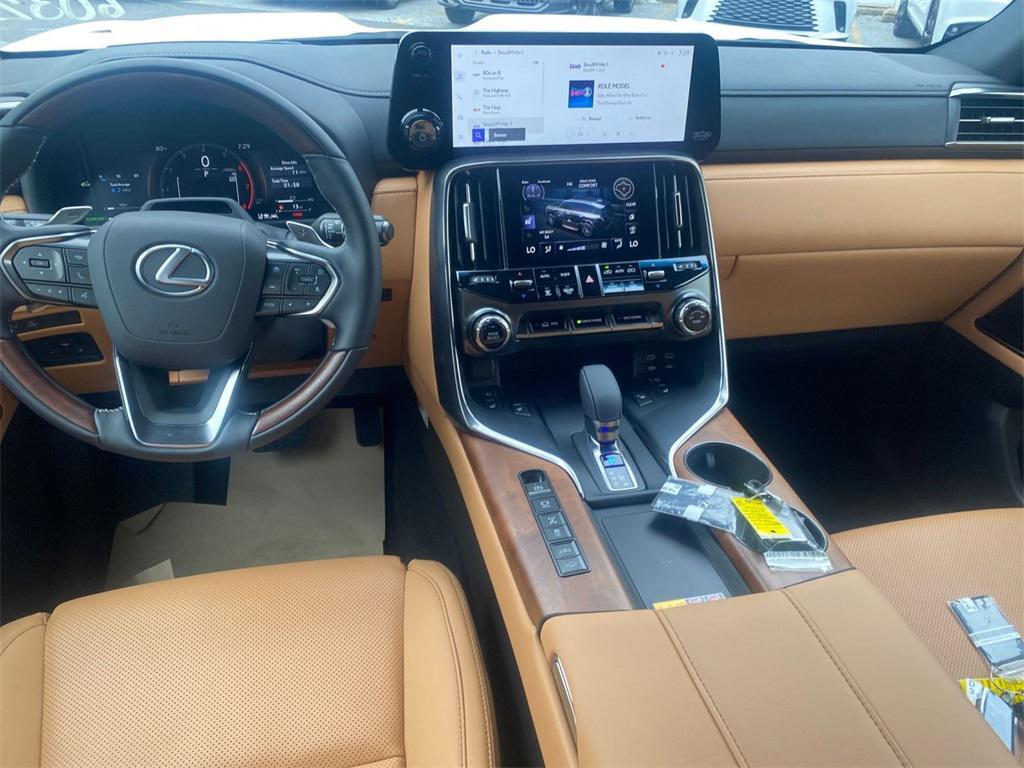new 2025 Lexus LX 700h car