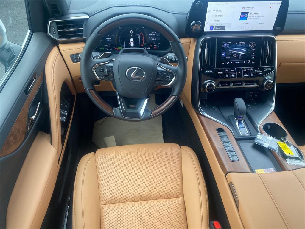 new 2025 Lexus LX 700h car