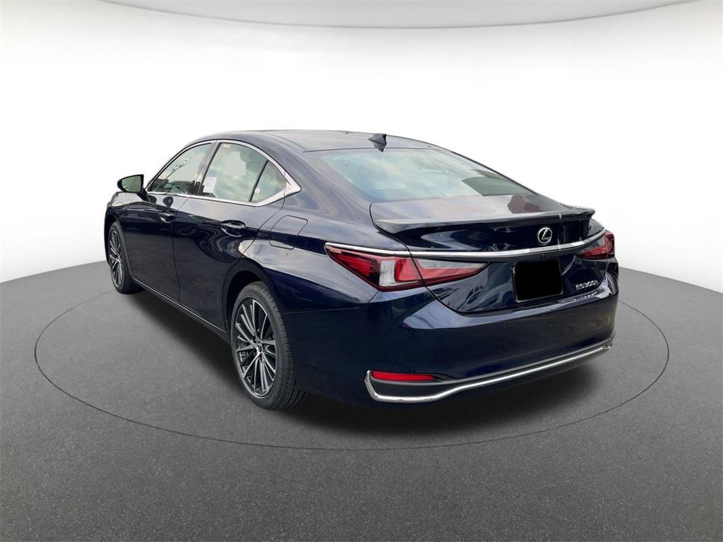 new 2025 Lexus ES 300h car, priced at $47,309