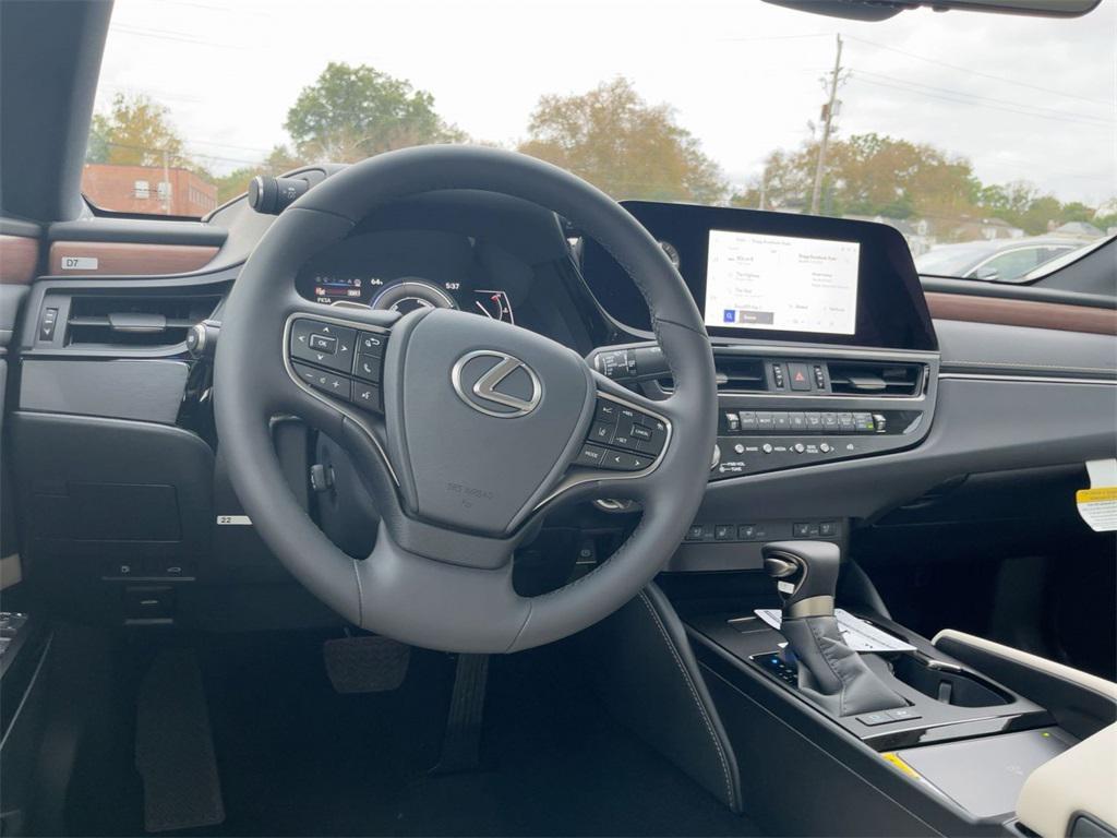 new 2025 Lexus ES 300h car, priced at $47,309