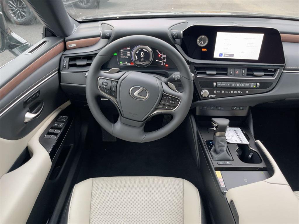 new 2025 Lexus ES 300h car, priced at $47,309