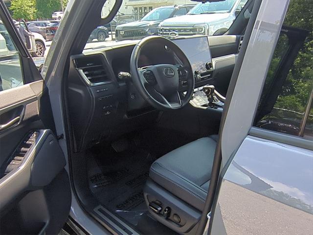 used 2025 Lexus GX 550 car, priced at $94,600