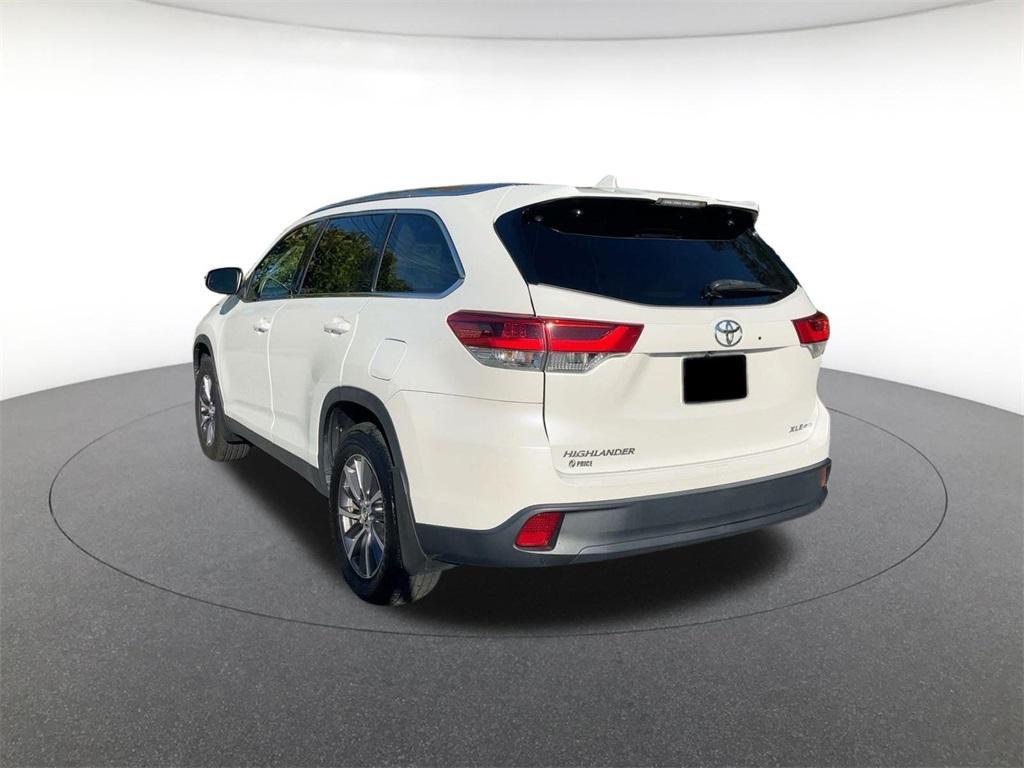 used 2019 Toyota Highlander car, priced at $28,000