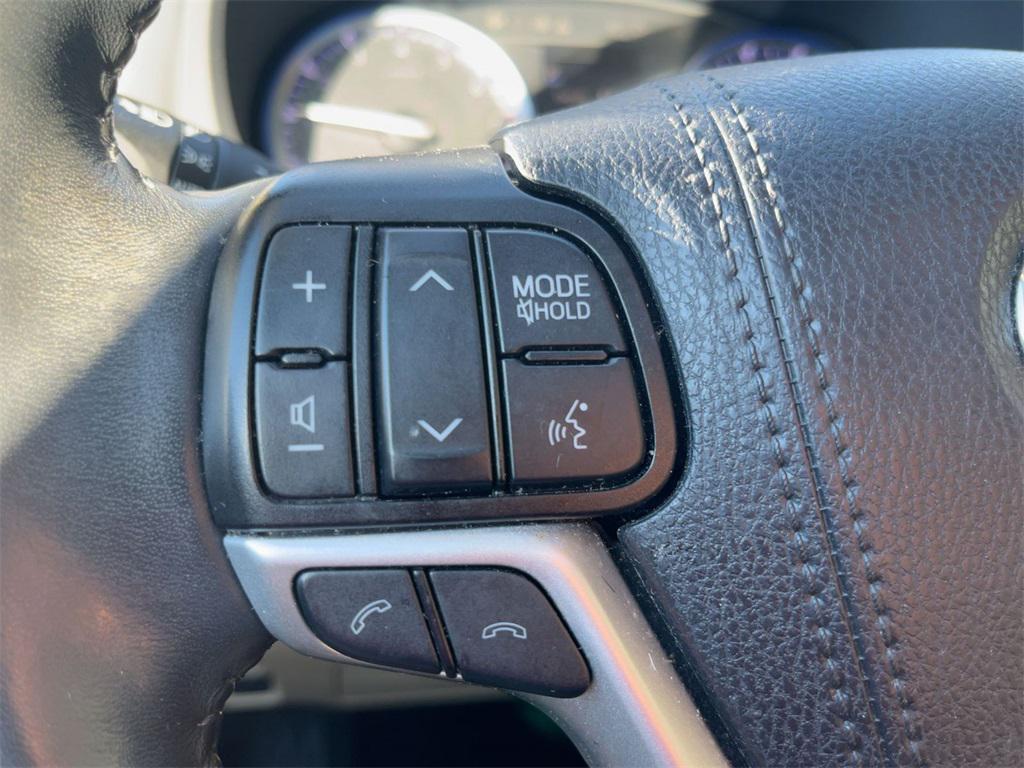 used 2019 Toyota Highlander car, priced at $28,000