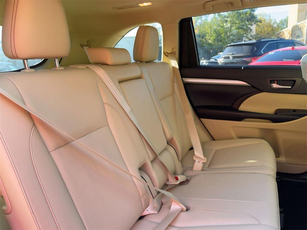 used 2019 Toyota Highlander car, priced at $28,000