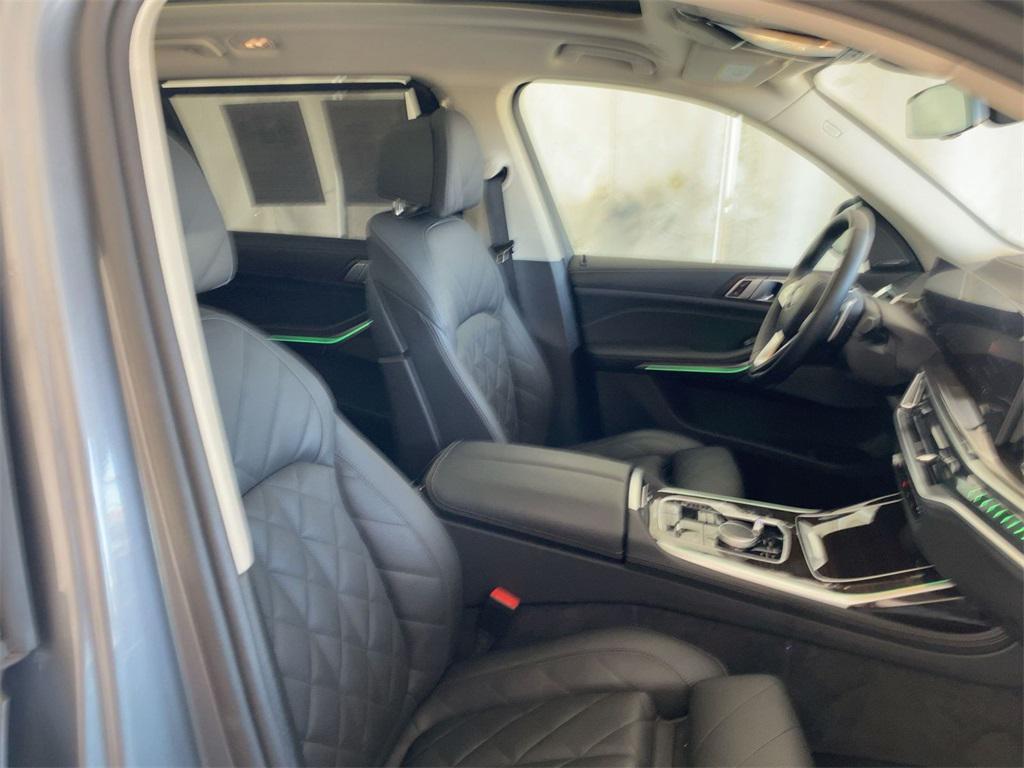 used 2025 BMW X7 car, priced at $60,000