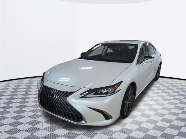 used 2024 Lexus ES 300h car, priced at $40,000