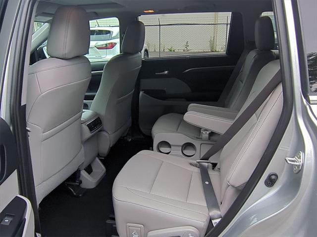 used 2019 Toyota Highlander car, priced at $31,000