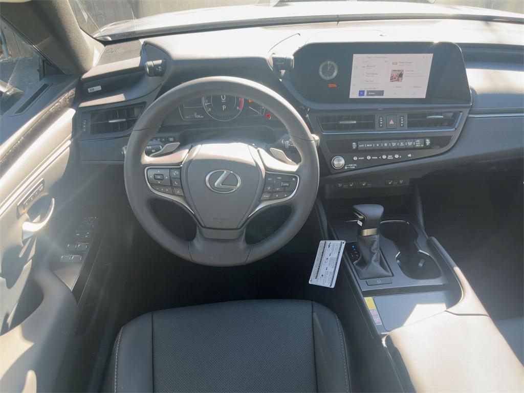 new 2025 Lexus ES 350 car, priced at $45,824