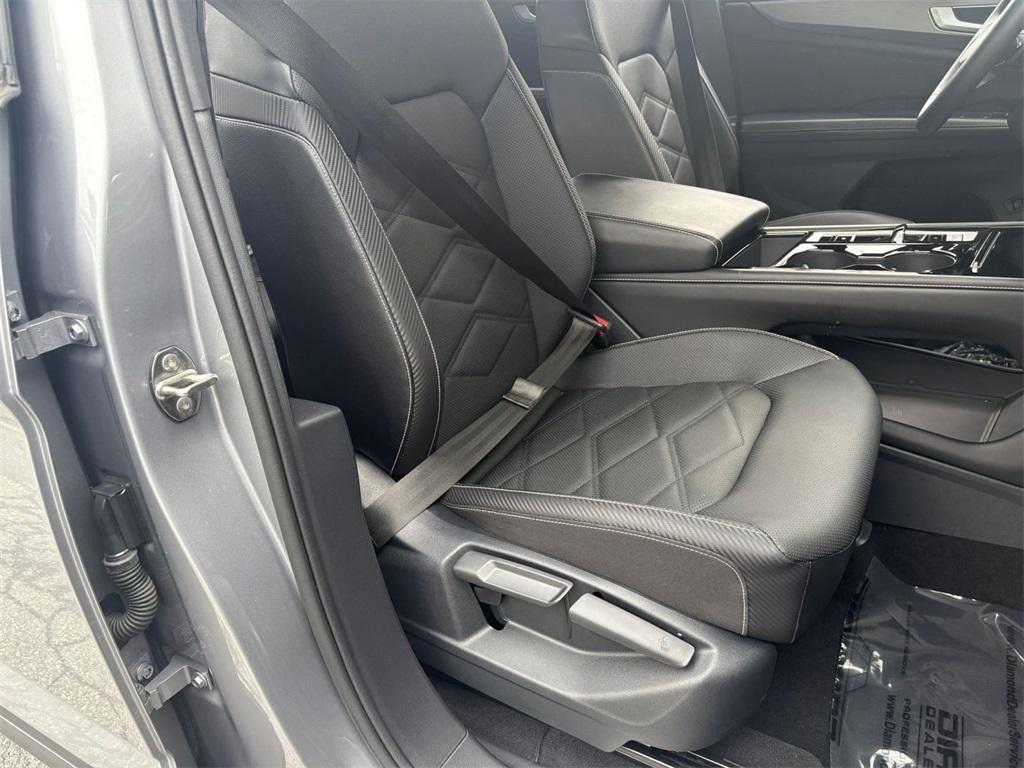used 2024 Volkswagen Atlas Cross Sport car, priced at $32,000