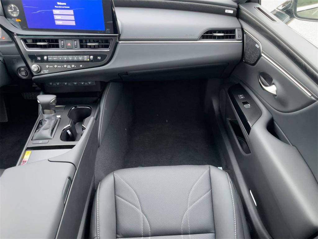 new 2025 Lexus ES 350 car, priced at $53,247