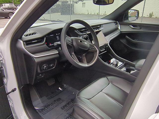 used 2024 Jeep Grand Cherokee car, priced at $40,600