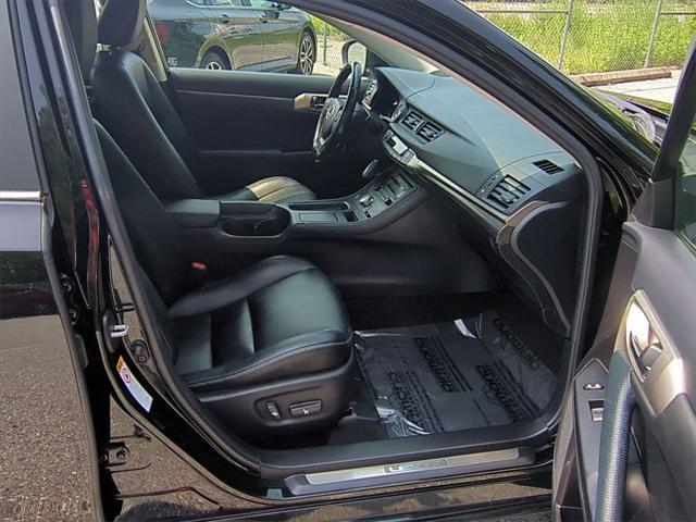used 2016 Lexus CT 200h car, priced at $15,900