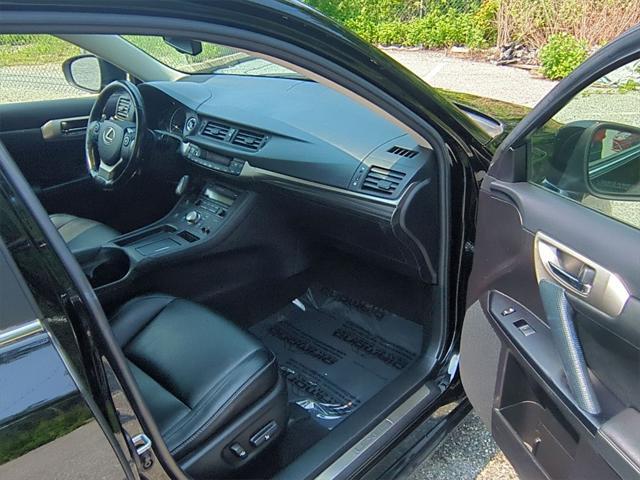 used 2016 Lexus CT 200h car, priced at $15,900
