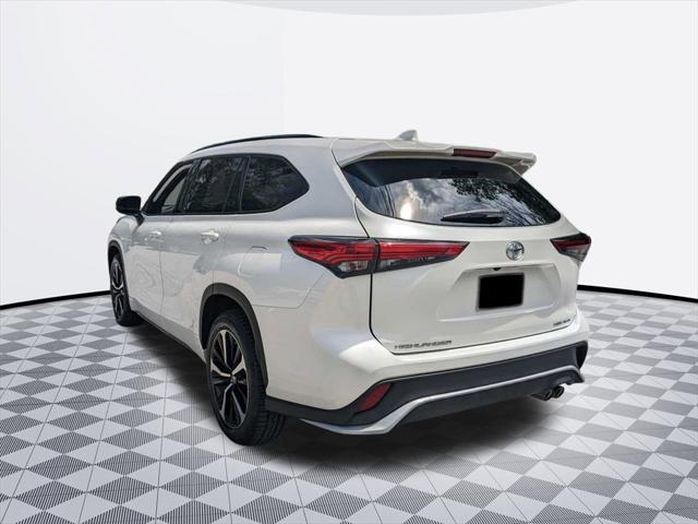 used 2021 Toyota Highlander car, priced at $38,000