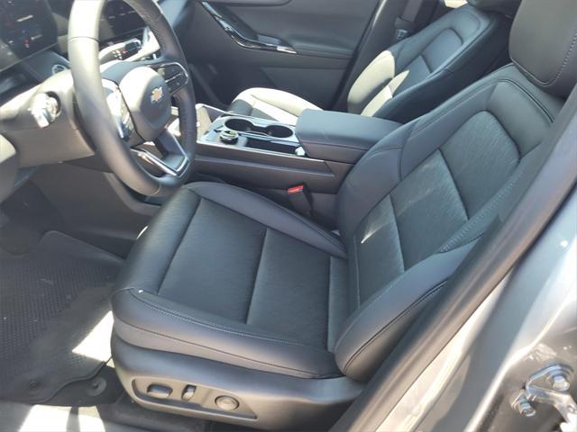 new 2026 Chevrolet Equinox car, priced at $30,090