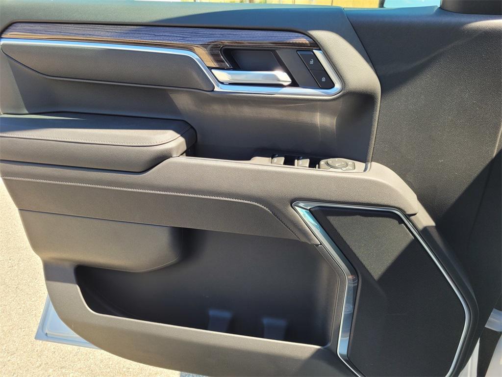 new 2025 Chevrolet Silverado 1500 car, priced at $49,729